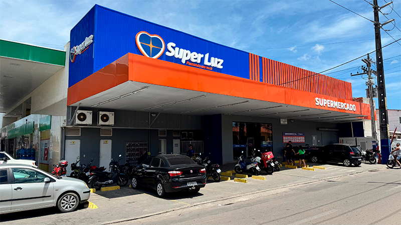 Fachada da Super Luz Supermercado em Maracanaú